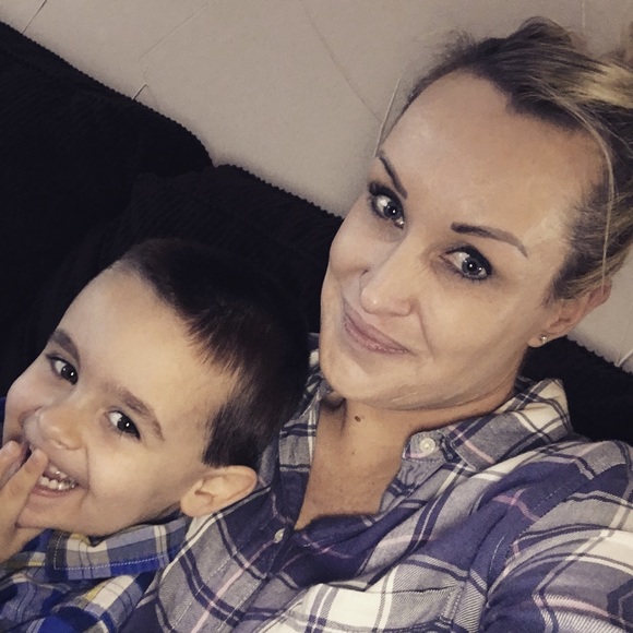 Meet your Posher, Wendy - Picture 1 of 3